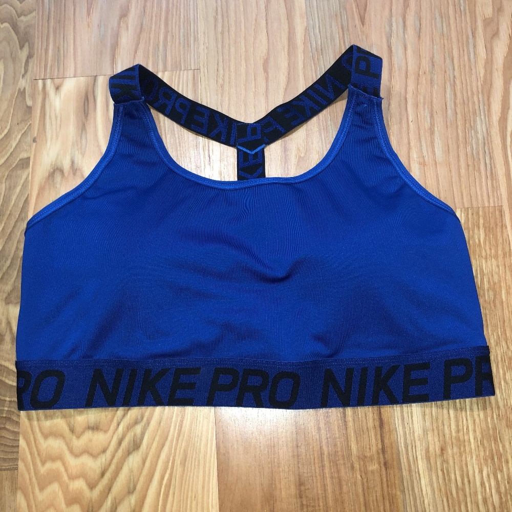 sports bra